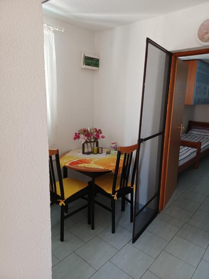 Apartmani Jakovljevic Murter Zewnętrze zdjęcie