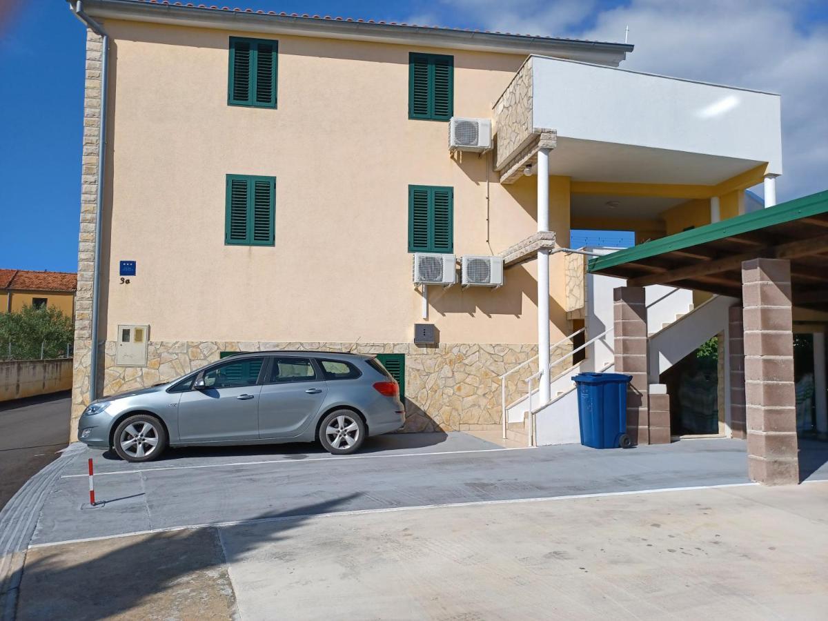 Apartmani Jakovljevic Murter Zewnętrze zdjęcie